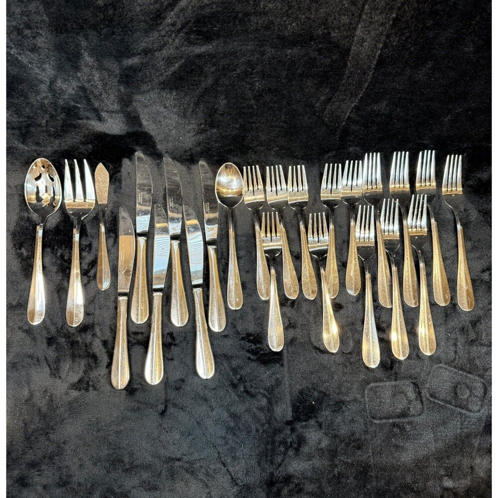 Cambridge Silverware Flatware 24 pieces Stainless forks knives spoons Serving